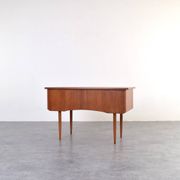 Bureau en teck danois des années 1960.