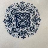 Ancien plat en porcelaine opaque de Gien modèle Montmorency