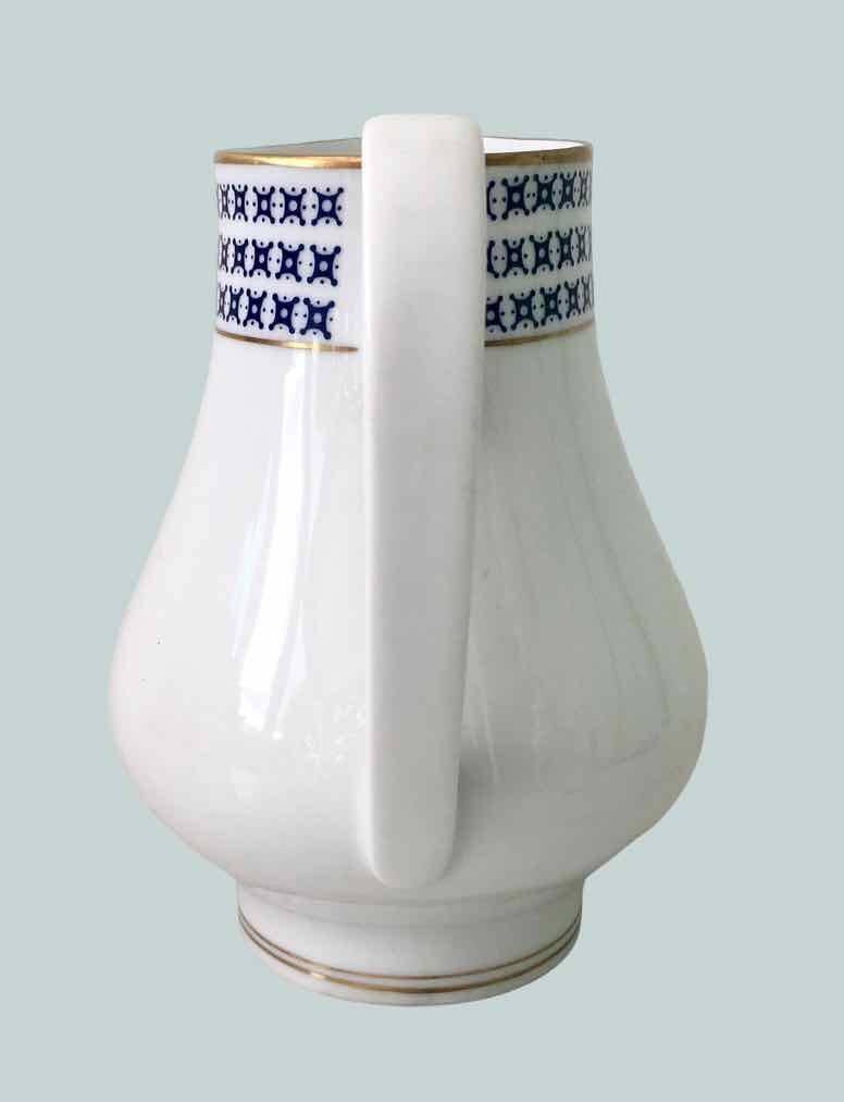 Pichet en porcelaine allemande