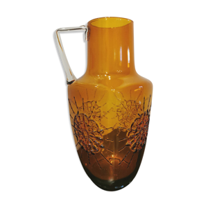 Vase avec anse en verre pressé
