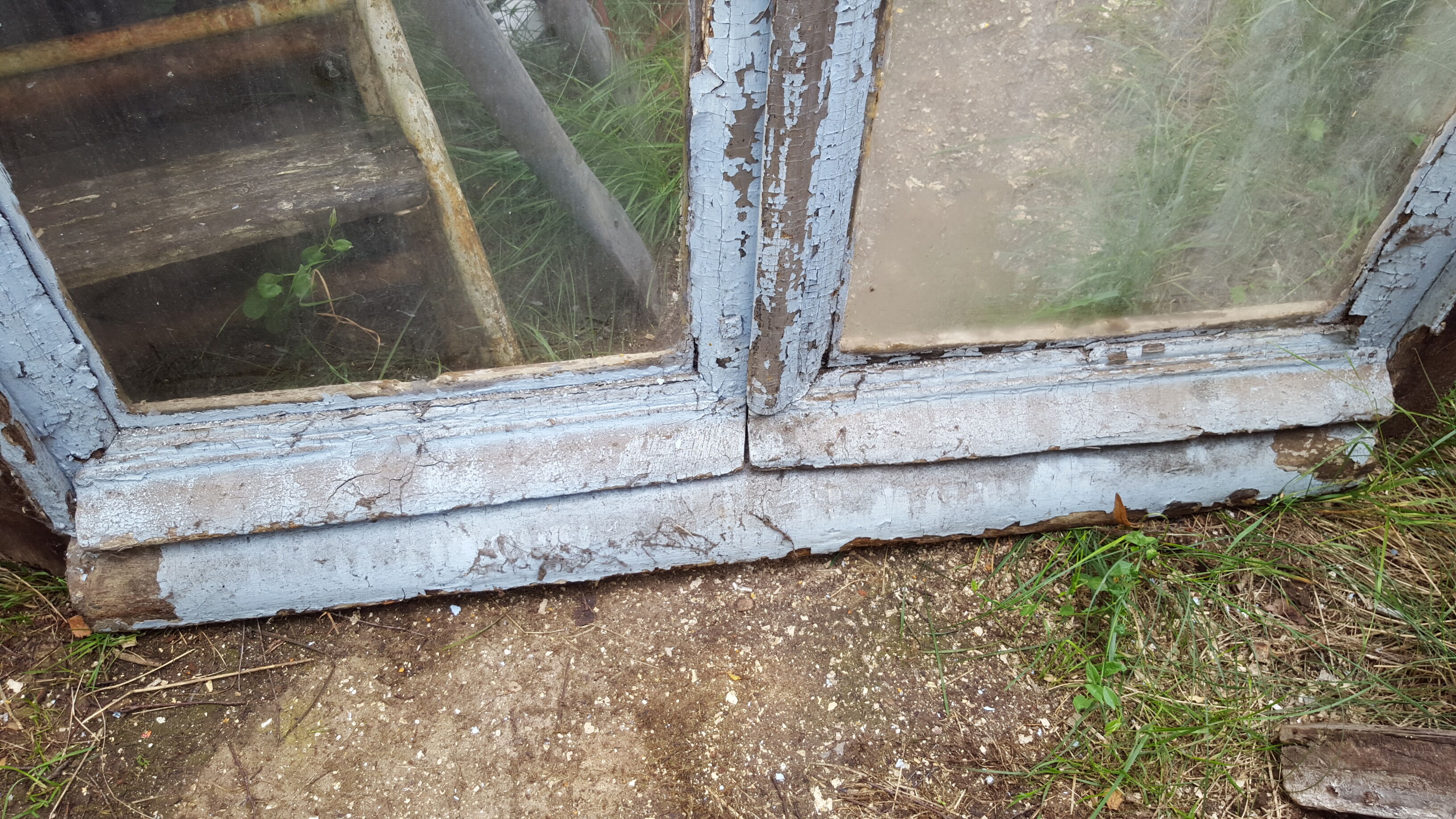 18th double-checked oak window with its frame