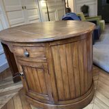 Oval desk in varnished solid wood