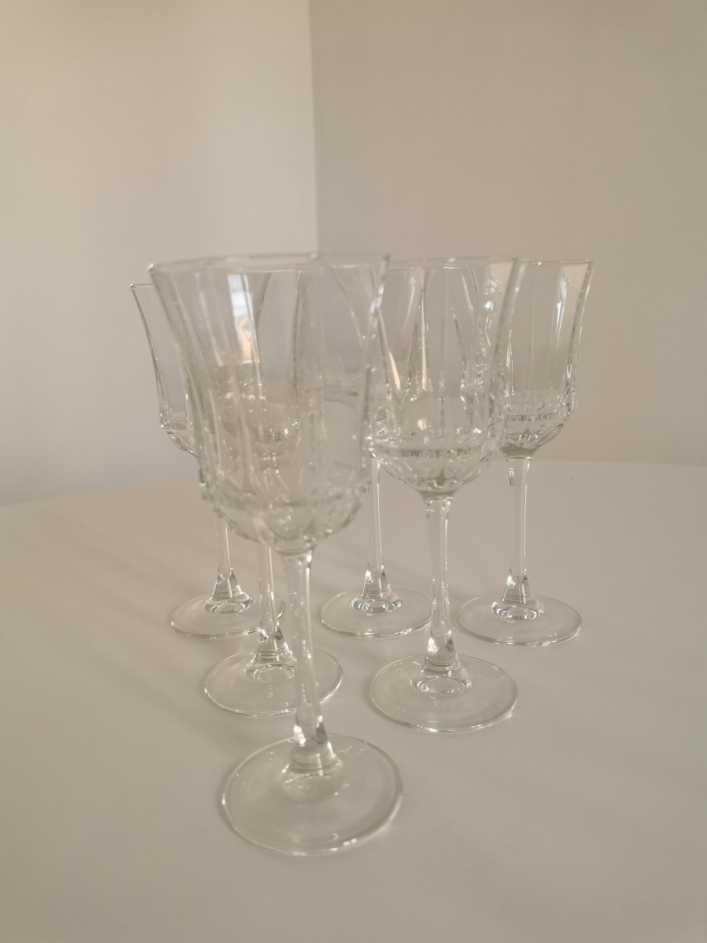 Service of 6 glasses a Vin Luminarc france