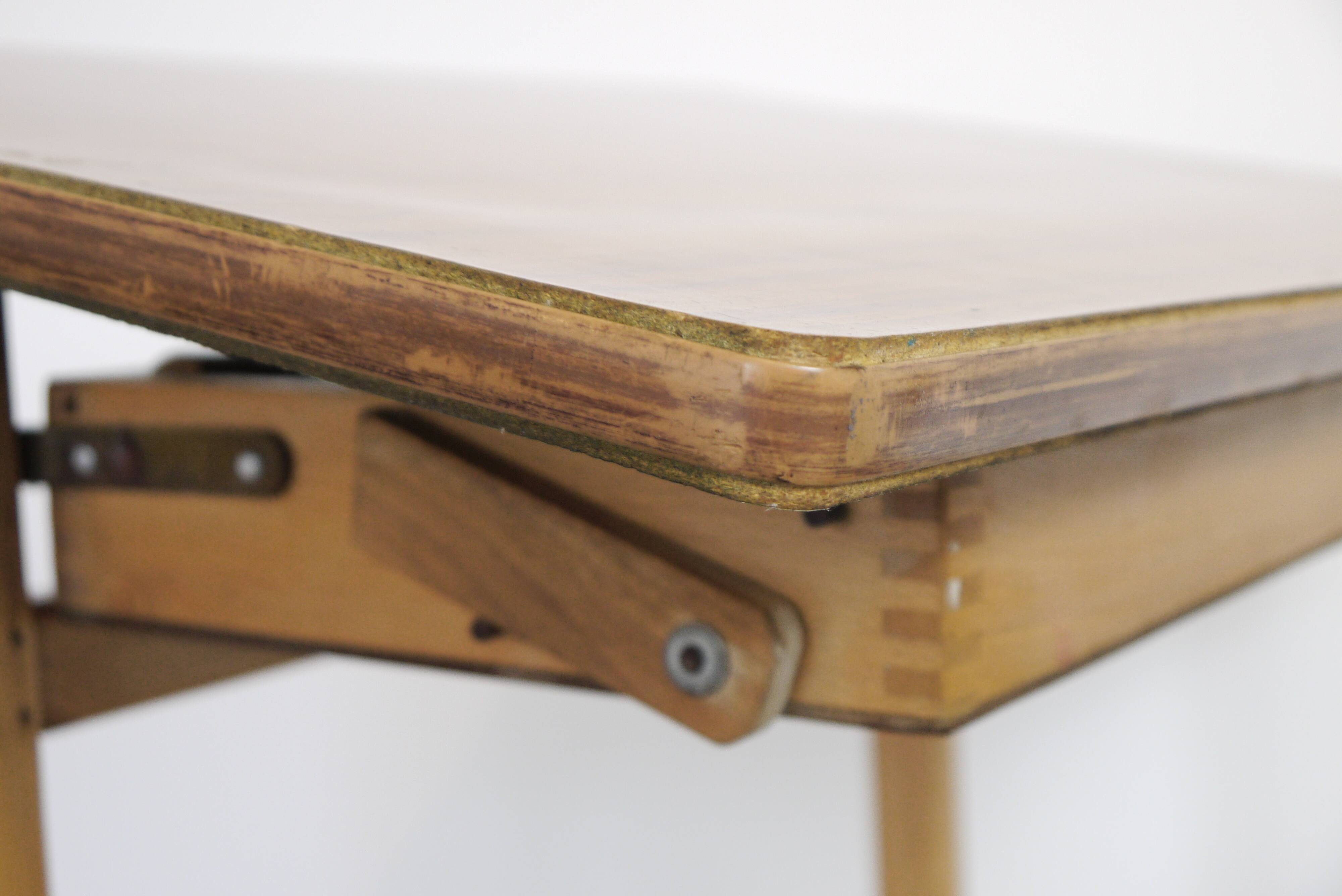 Child office folding with locker and Blackboard