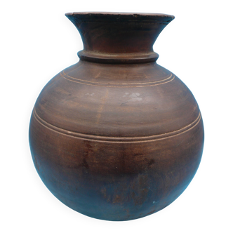 Grand pot en bois sculpté / Inde