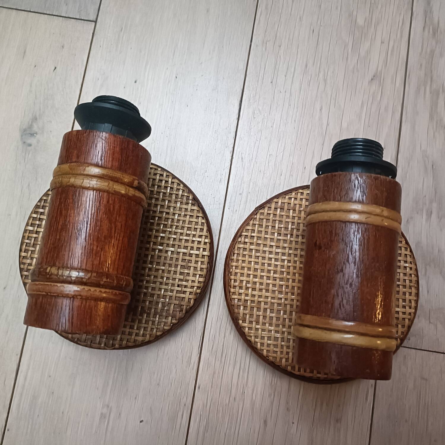 Pair of wall lights in rattan and caning