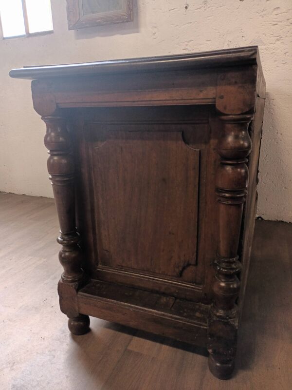 Banque de commerce, buffet en noyer, XIXème s.