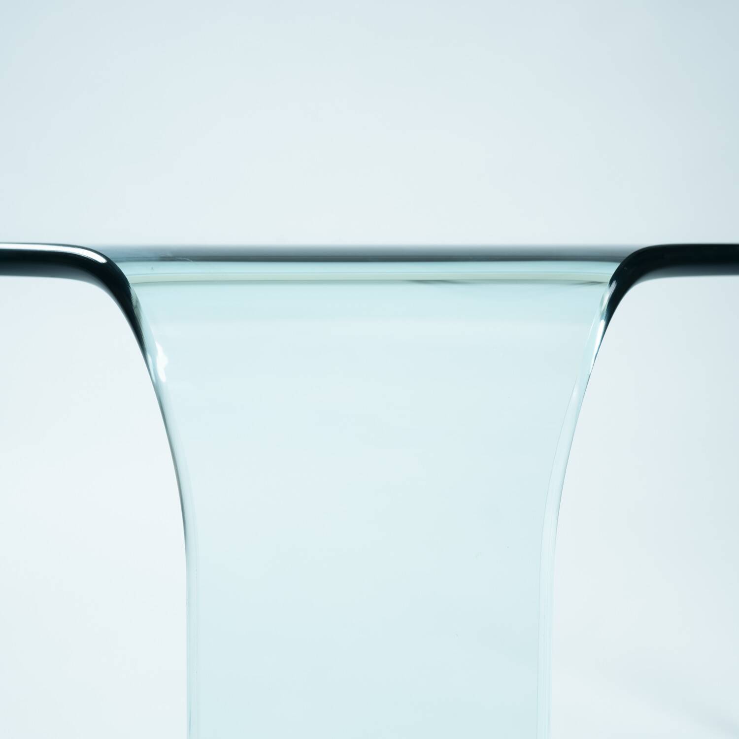 Fiam glass round coffee or sidetable, Italy, 1980s