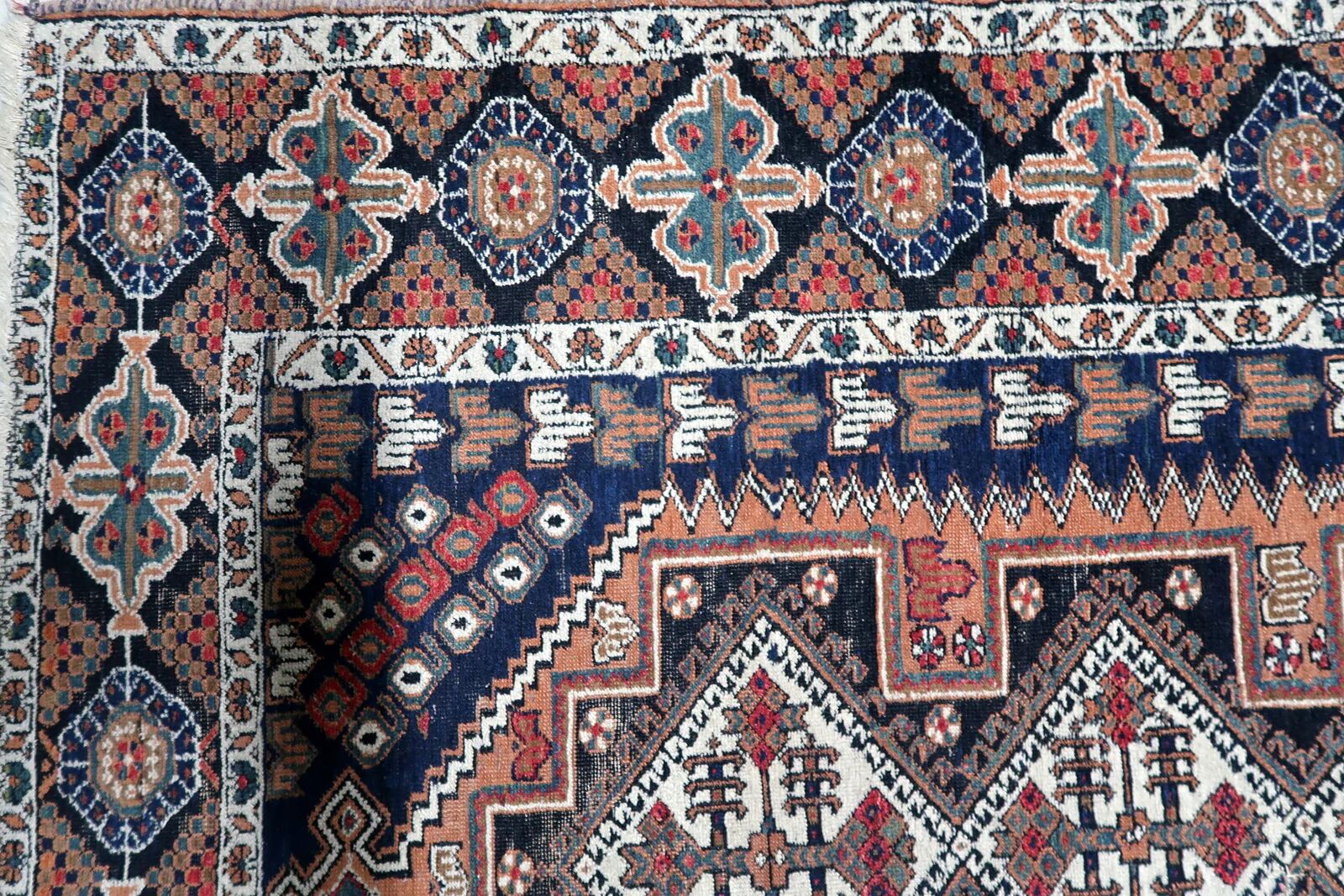 Antique Persian Afshar rug 115cm x 142cm 1920s - 1C1237