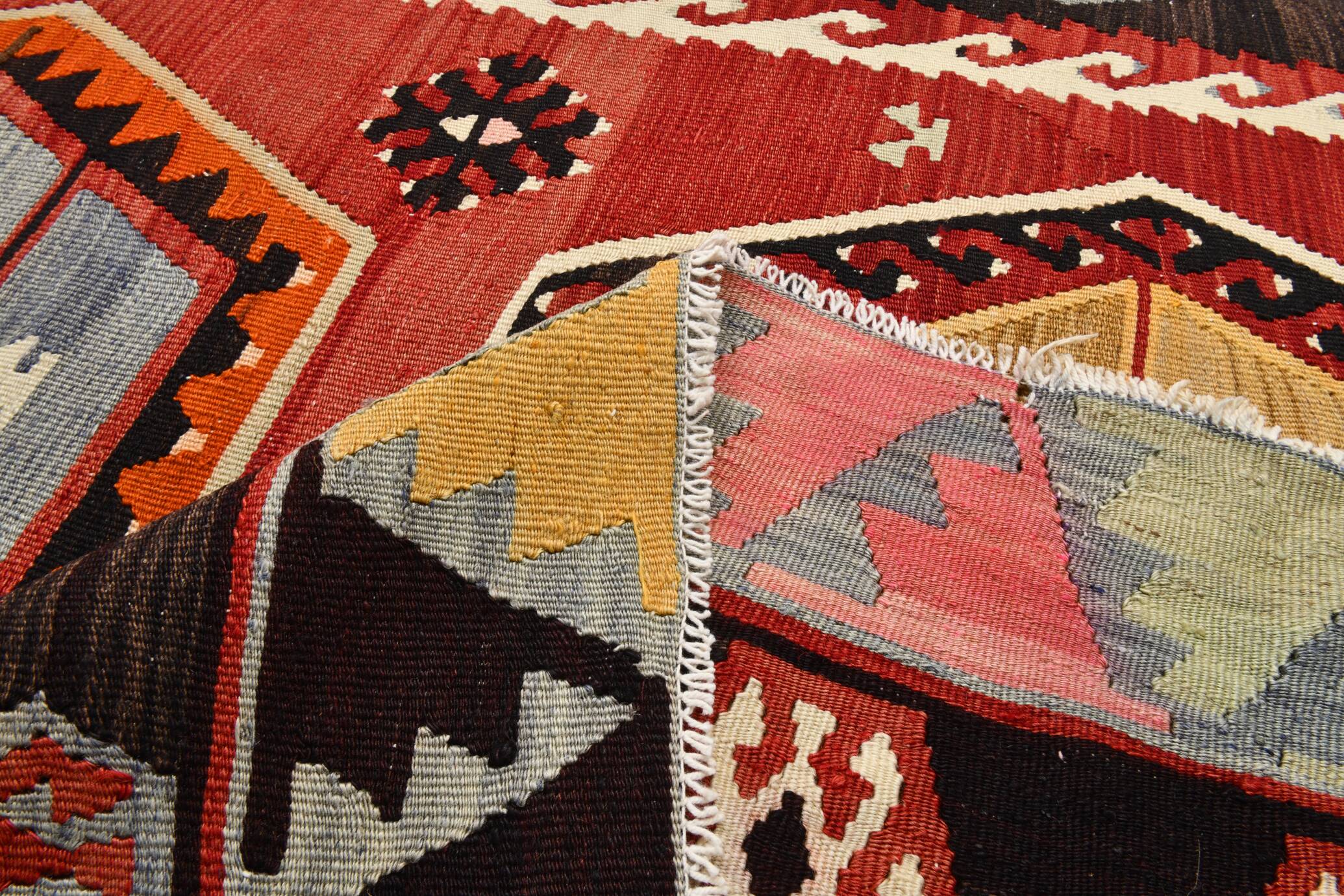 %100 Wool Turkish Vintage Kilim Rug, Mid Century Modern, 183x324 Cm