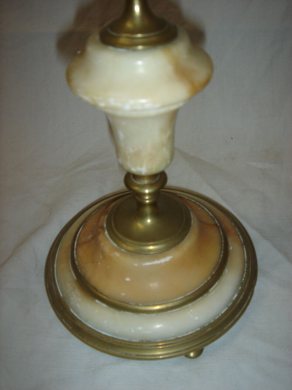 Candlestick in brass and marble from 1970