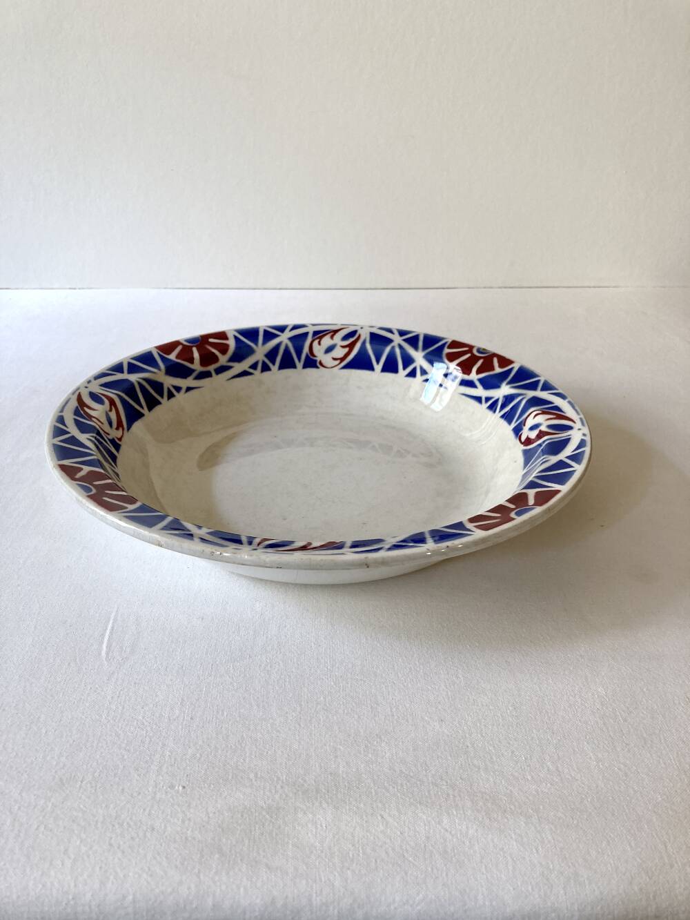 Round plate, Sarreguemines, Robinson model