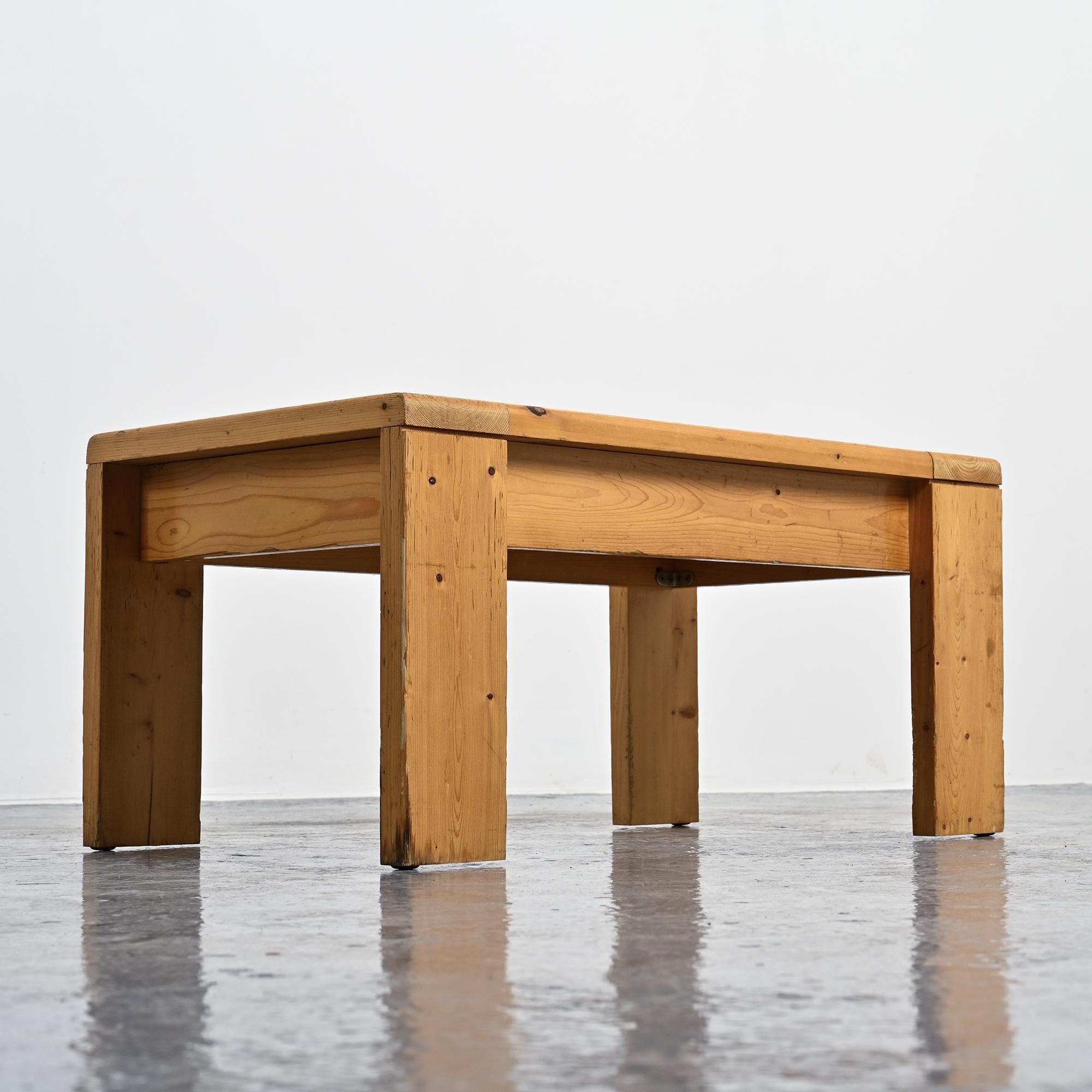 Pine coffee table Les Arcs, circa 1970
