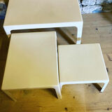 Kohtska nesting tables