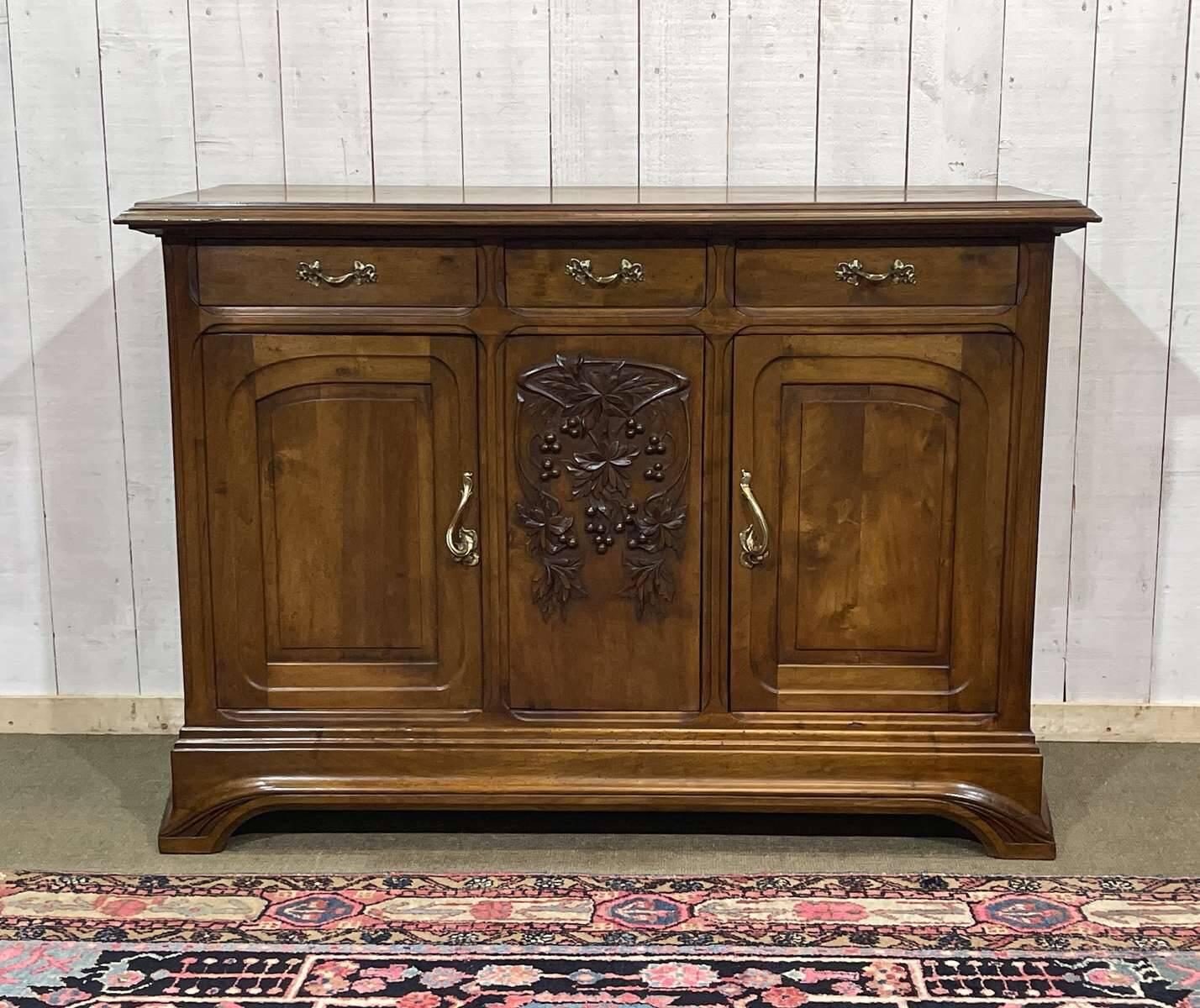Art Nouveau enfilade in walnut from the early 20th century.