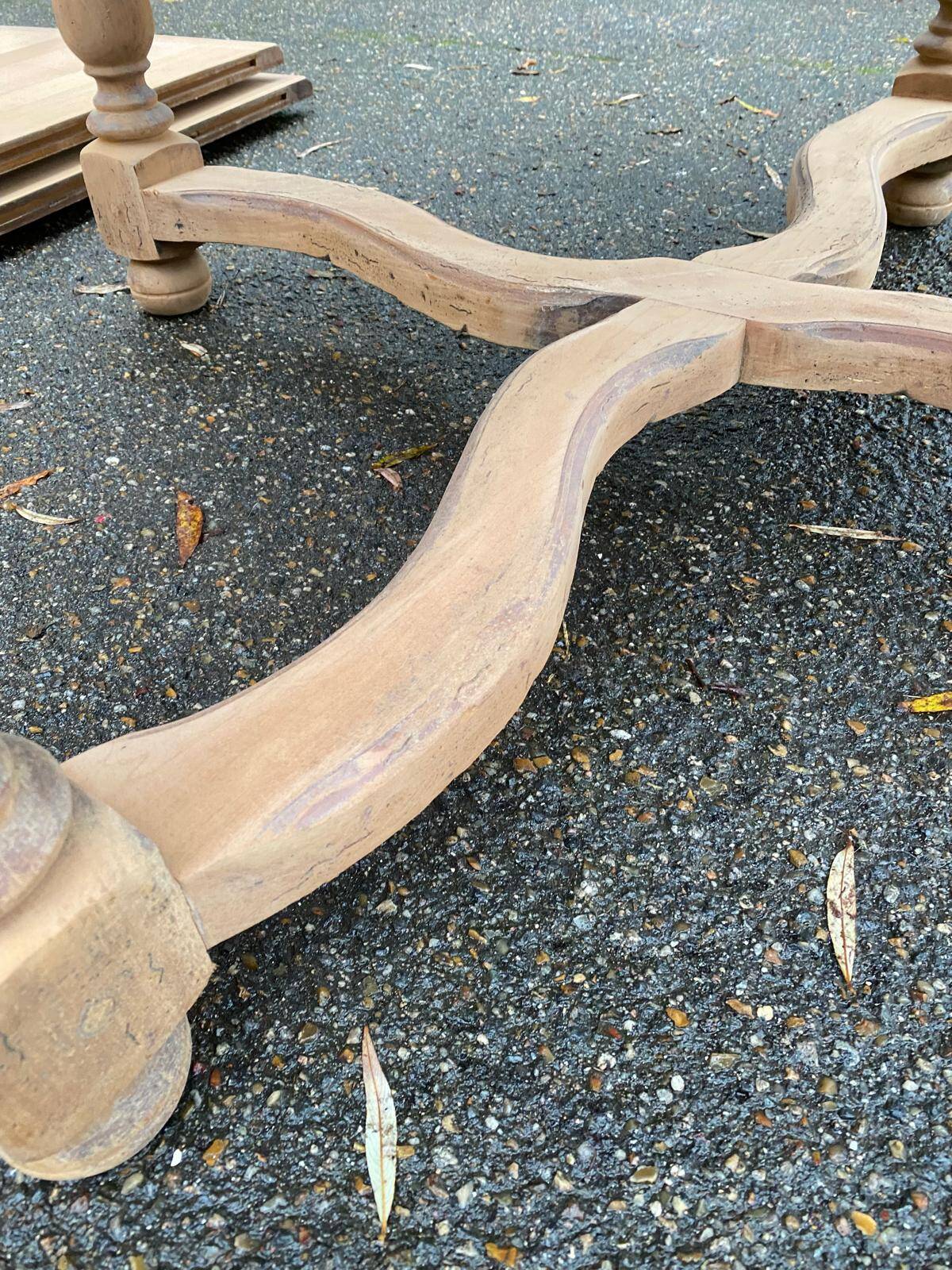 Extendable round farmhouse dining table restored in solid oak from the 19th century
