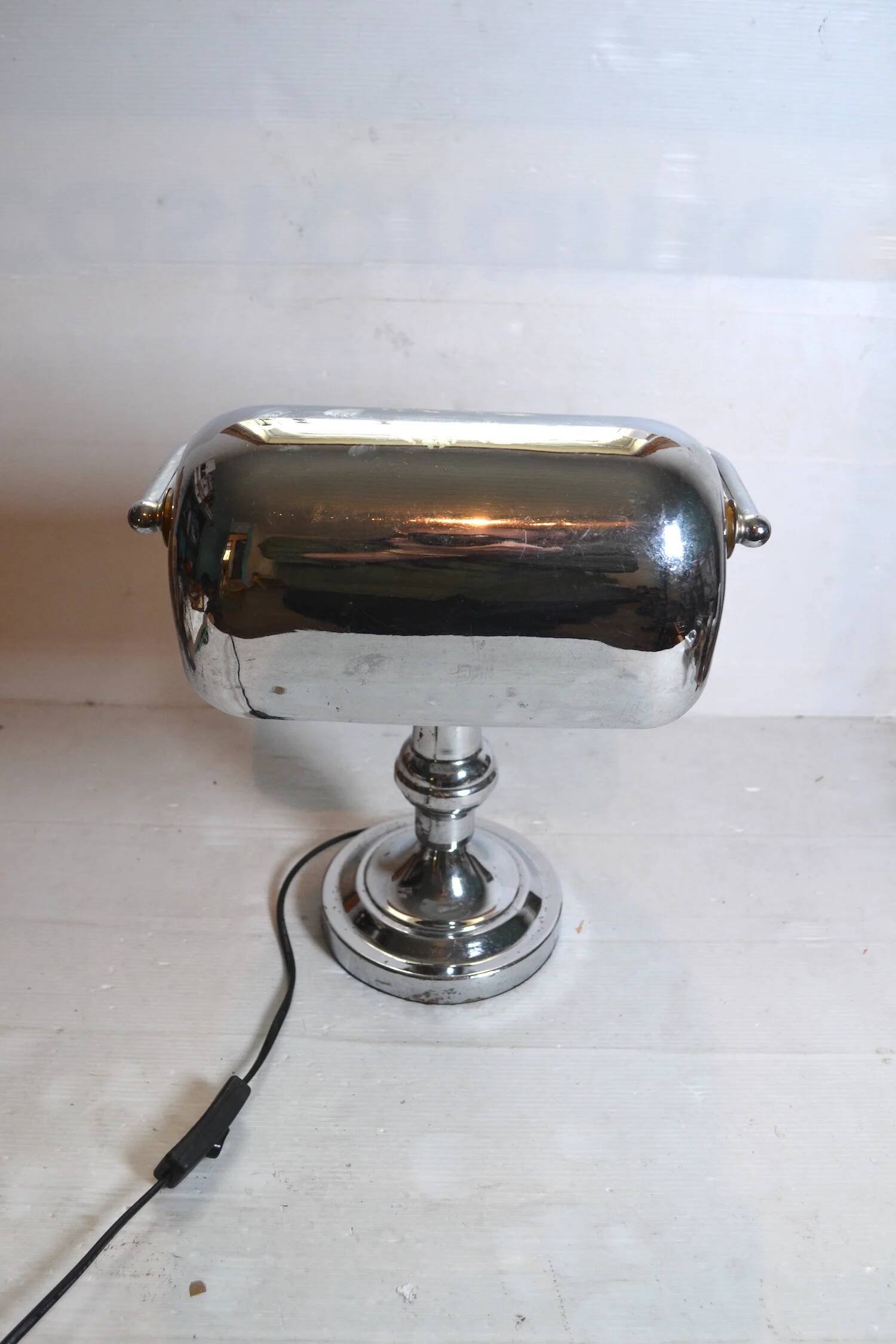Banker's lamp