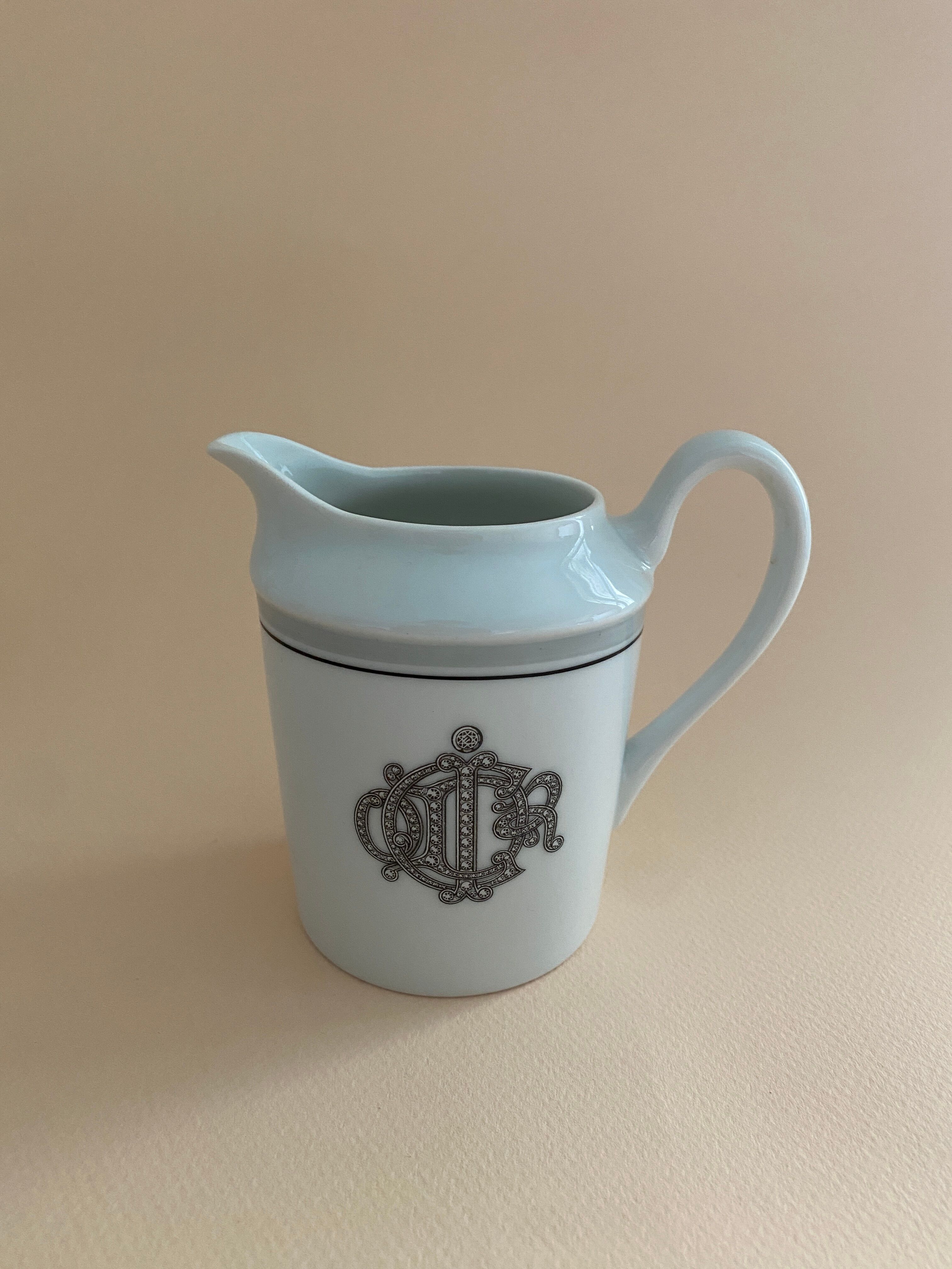 Théière et pot à lait Dior