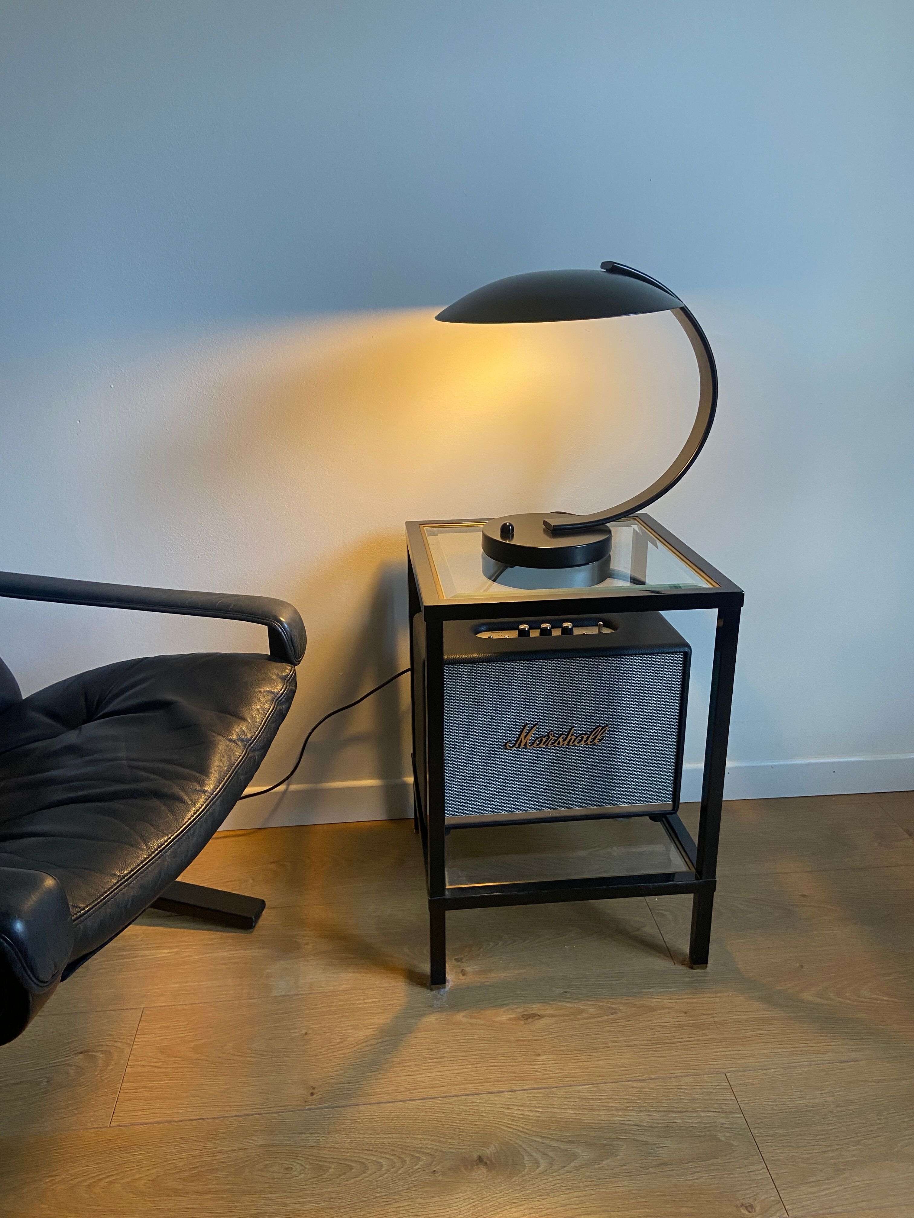 Lampe de bureau soucoupe noire par disderot pour soka made in france