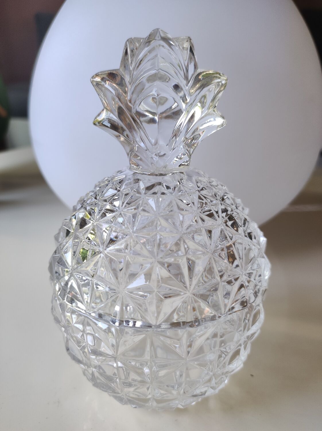 Sugar box in molded crystal