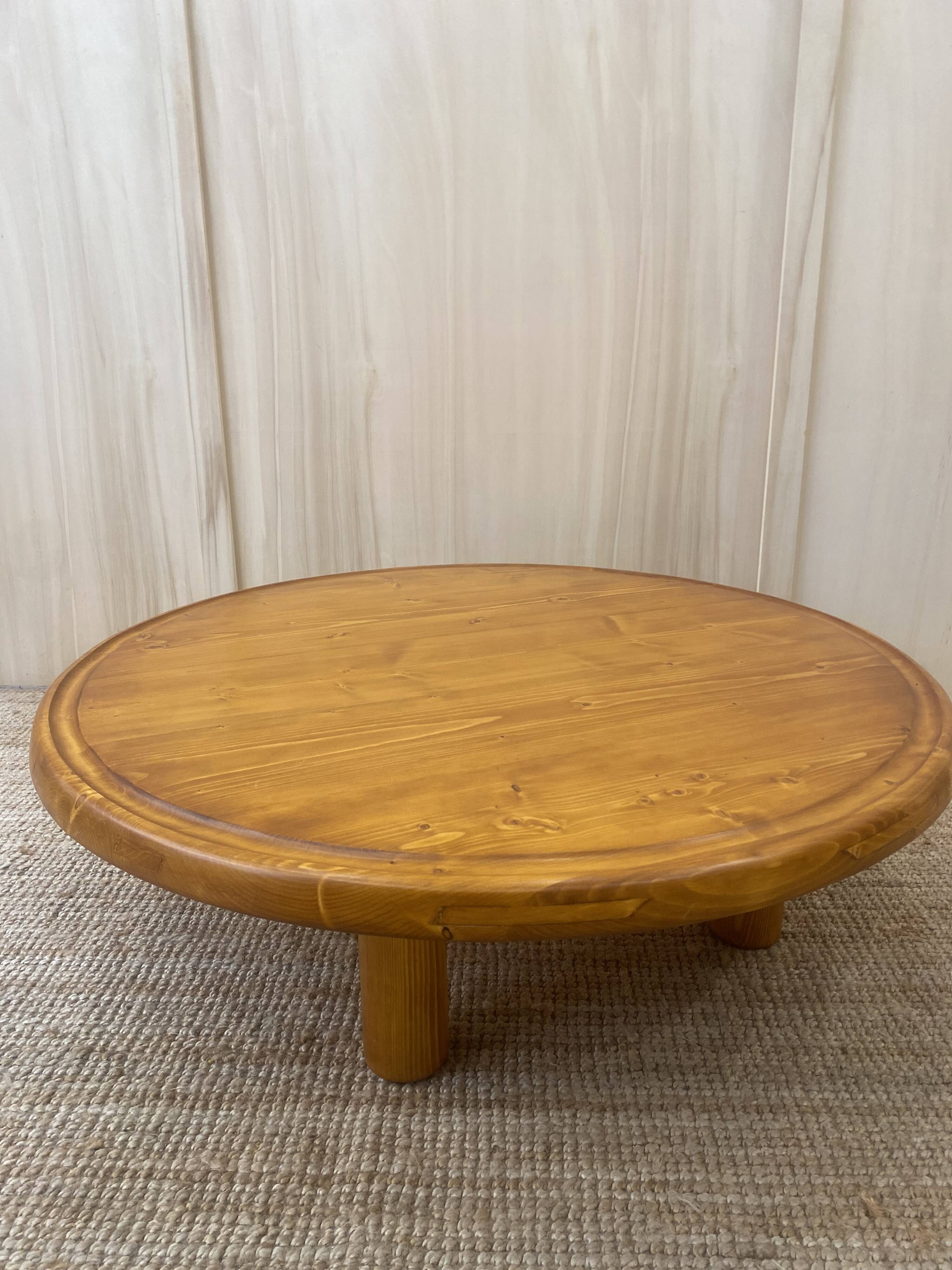 Round Pine Coffee Table in the style of Charlotte Perriand for Les Arcs,