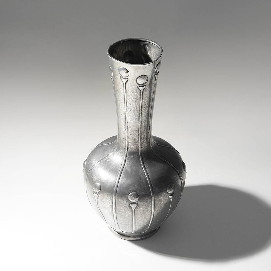 Art Decò pewter vase by Bellotti, 20’s