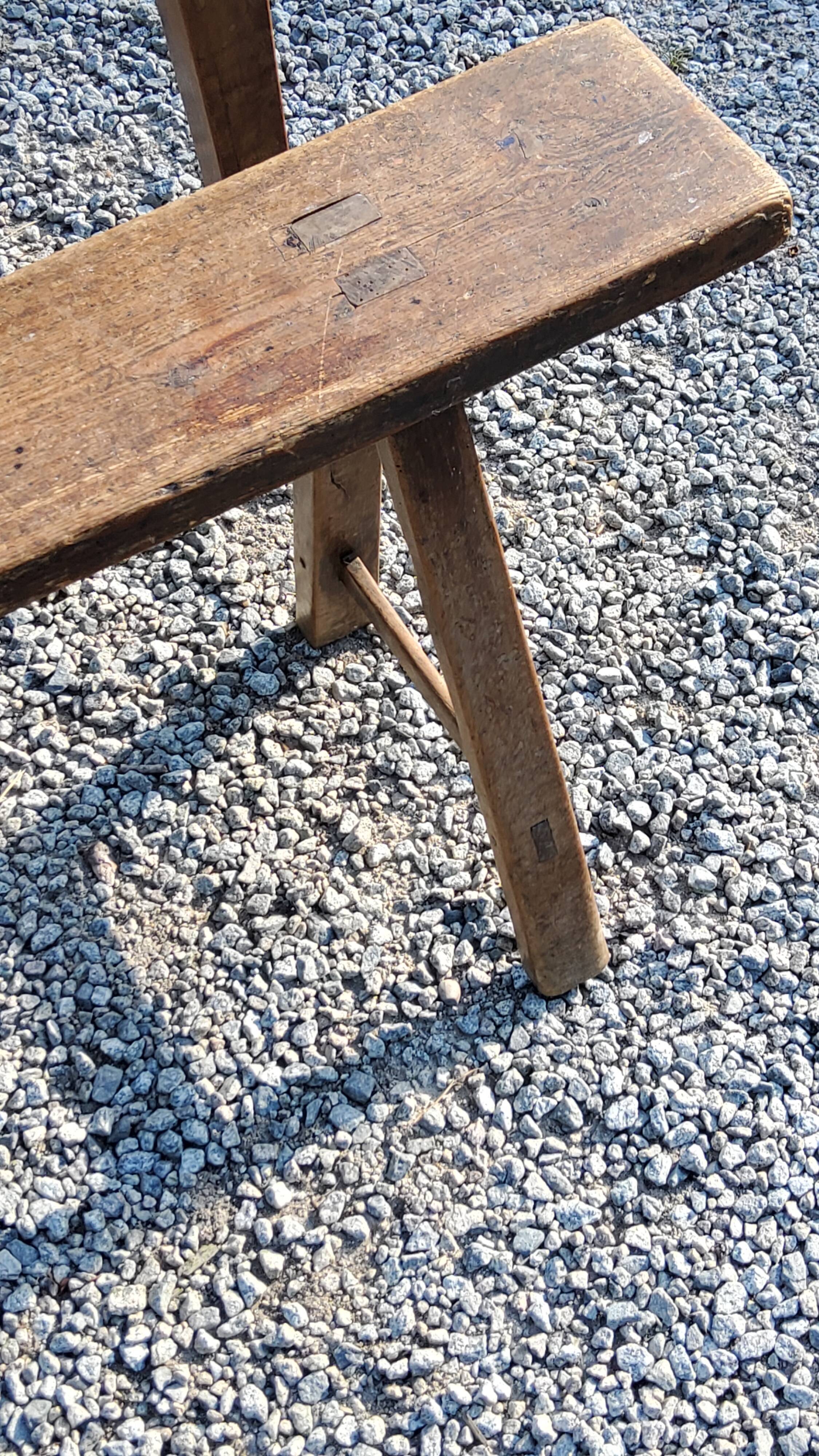 Farm table nineteenth century feet spindles 251cm and its 2 benches