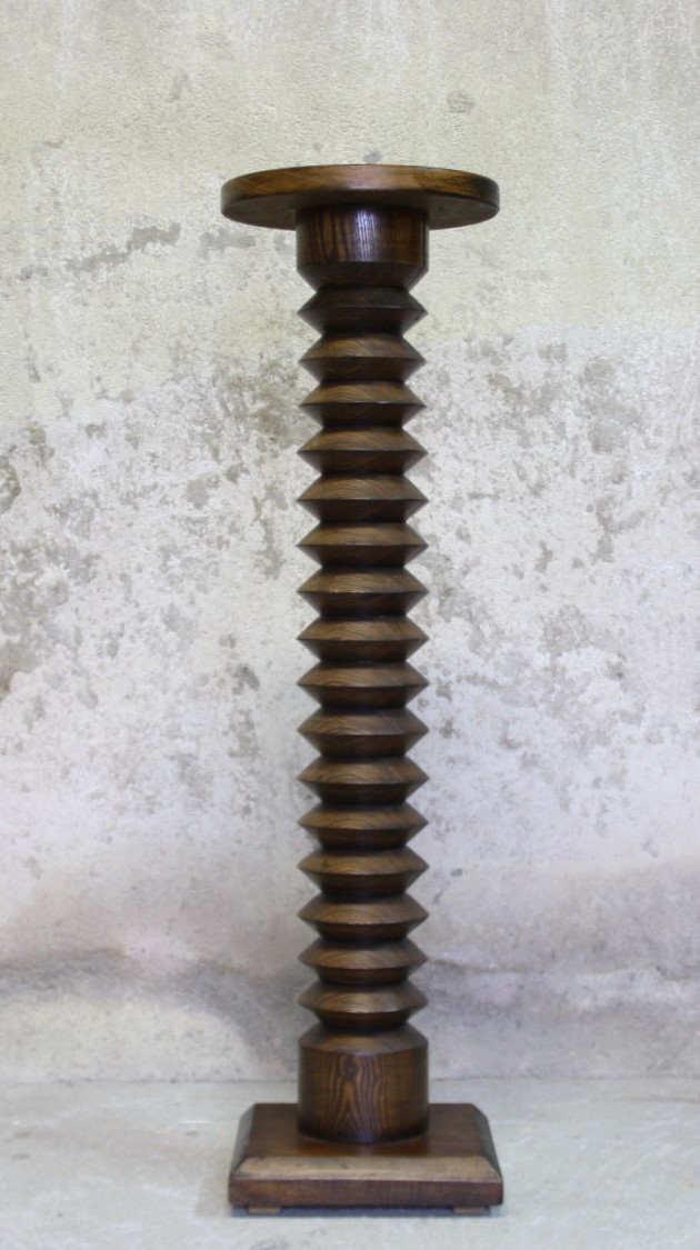 Fifth wheel press screw