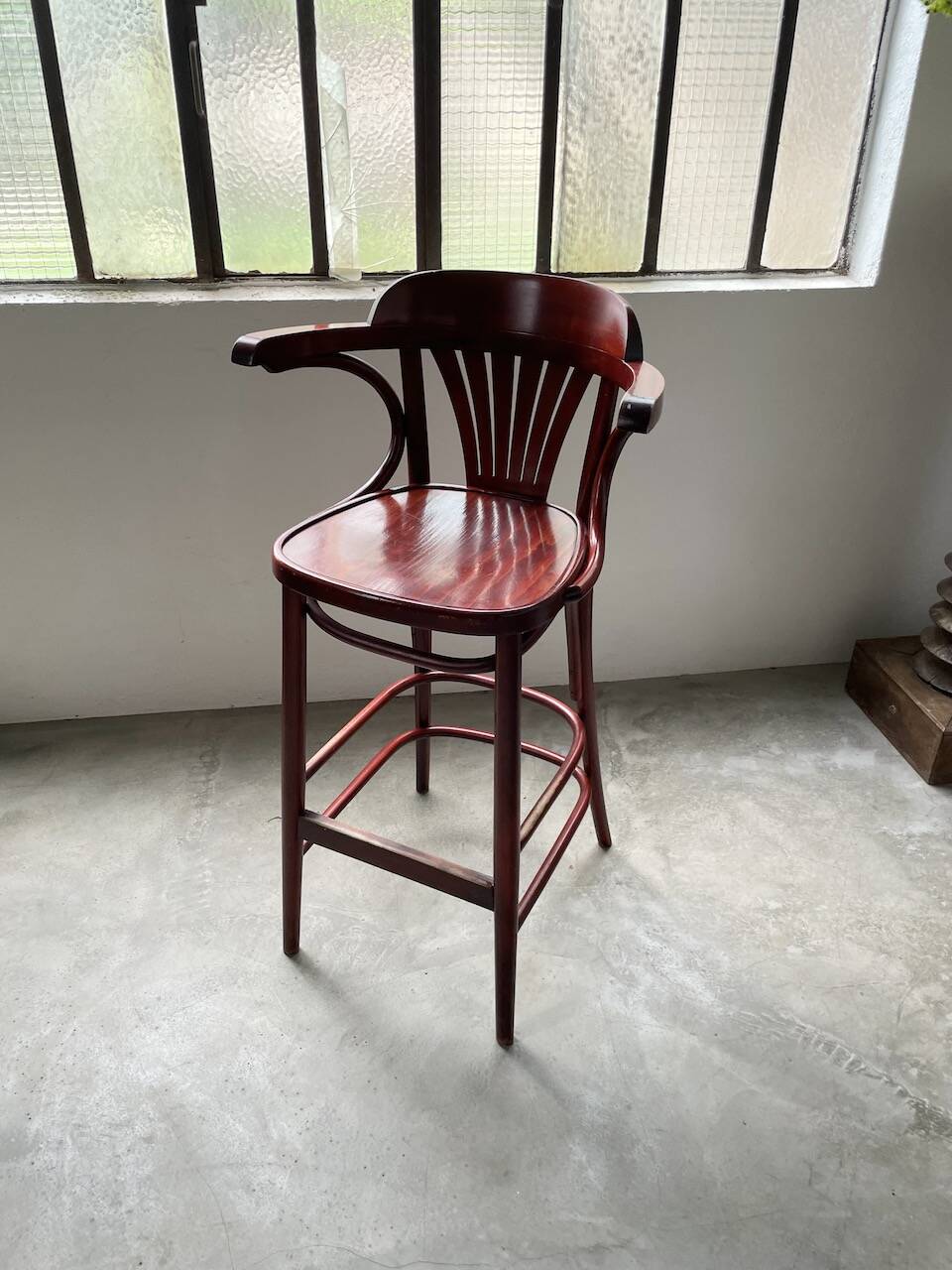 Set of 8 high bistro stools