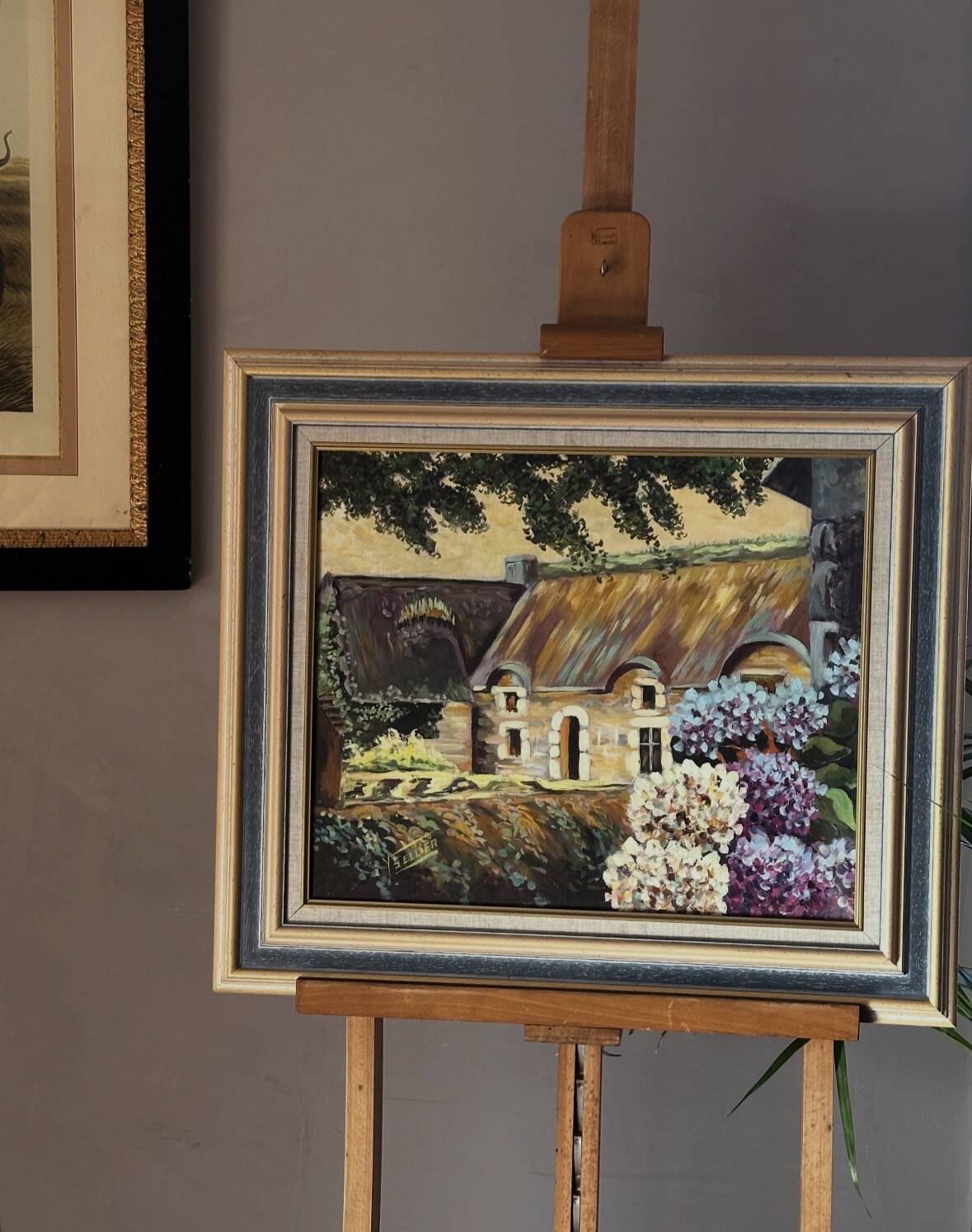 Oil on canvas framed – House with hydrangeas, Yvonne Sellier