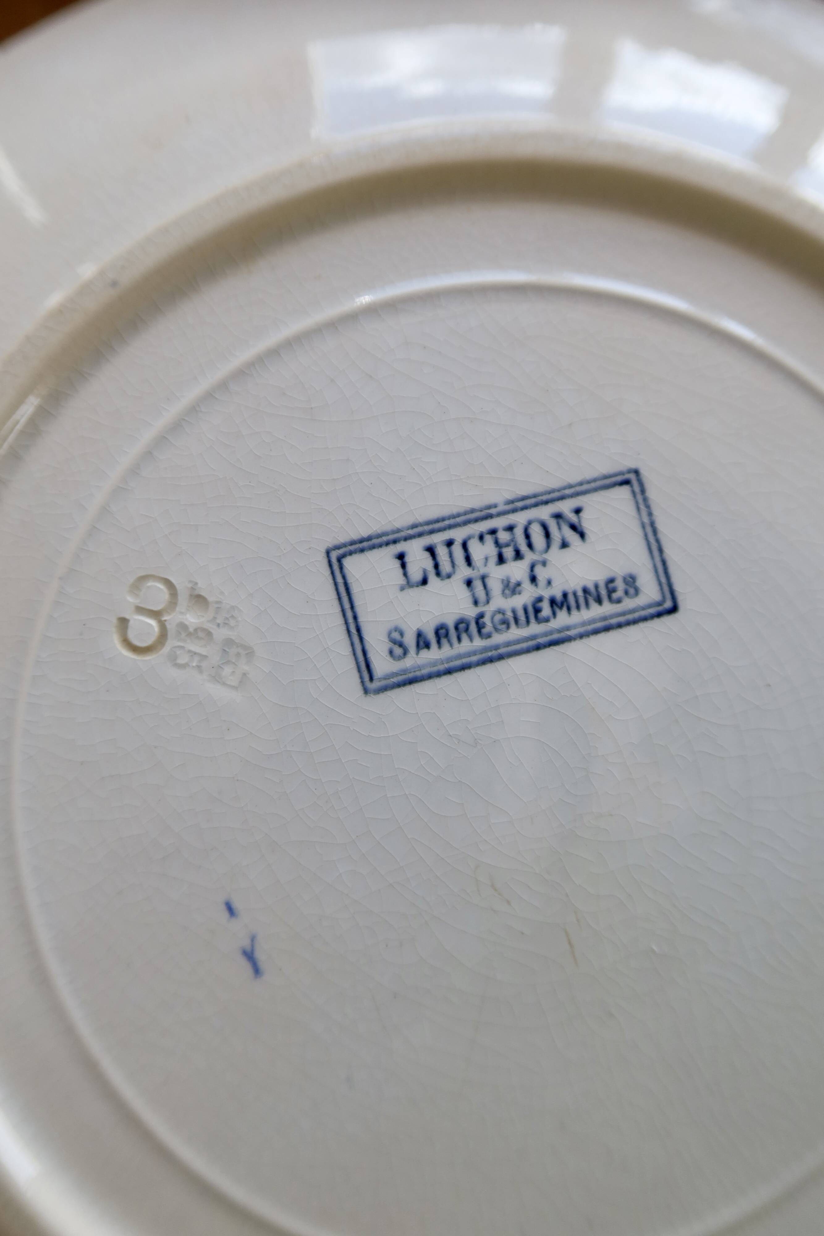 6 flat plates made of ironstone Sarreguemines U&C model Luchon