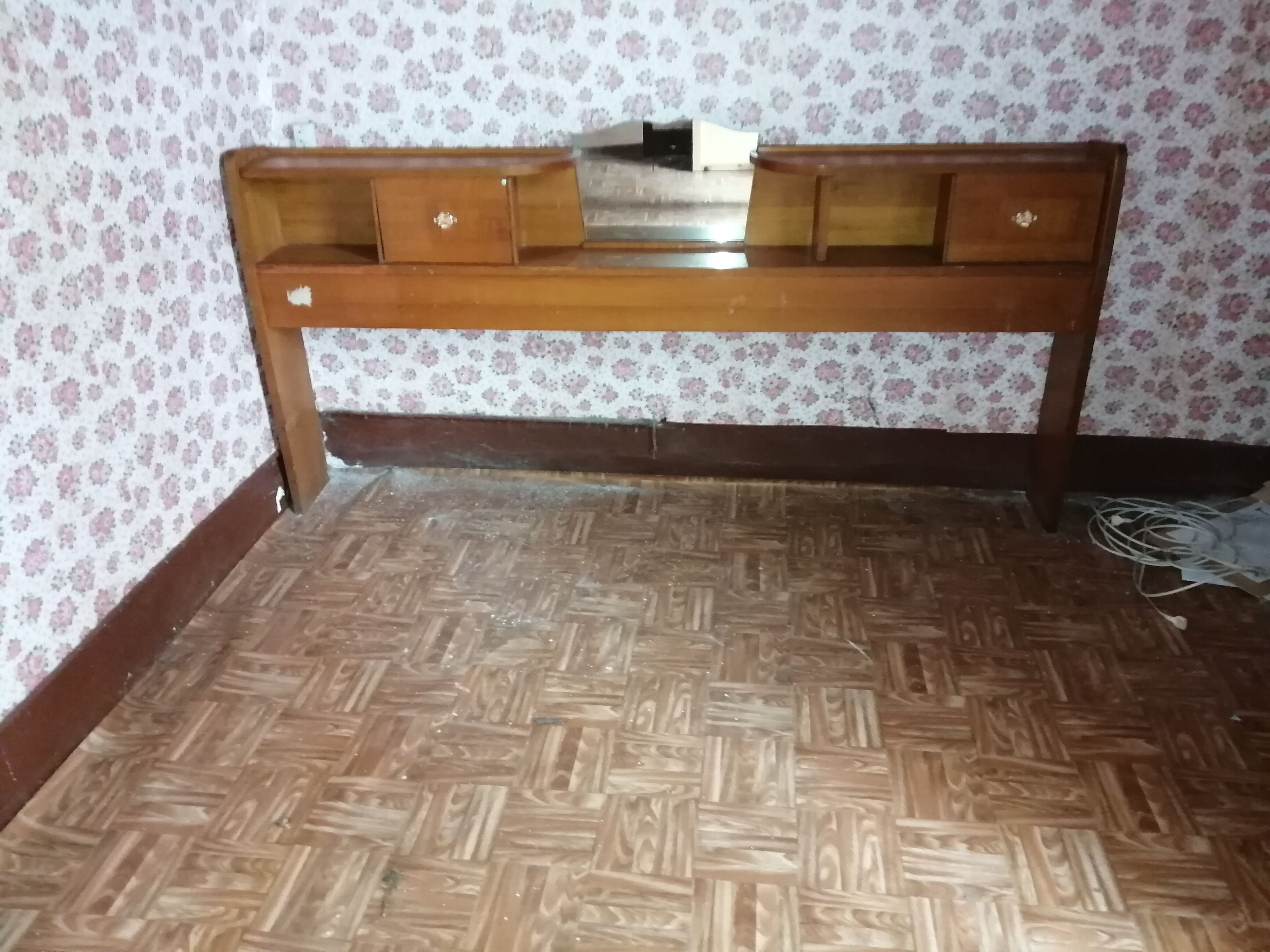 Vintage cosy headboard