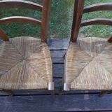 Lot de 2 chaises anciennes en bois paillées (assise en paille)