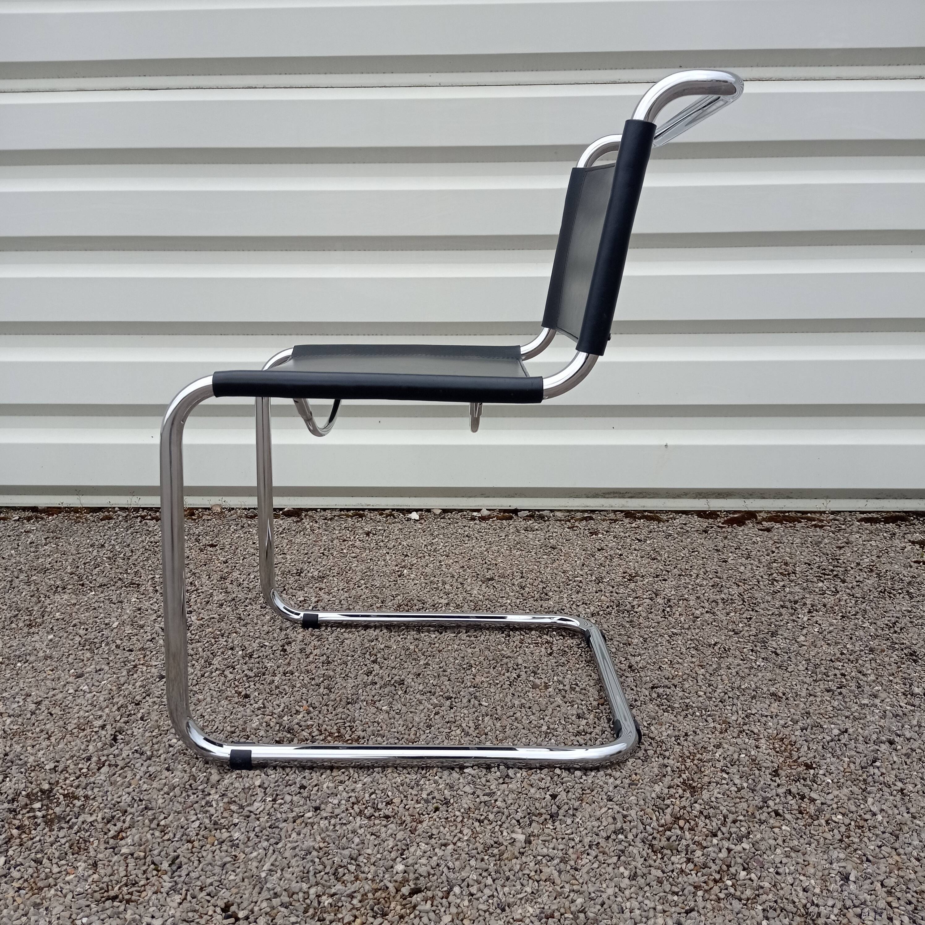 Pair of Bersanelli chairs in black and burgundy leather