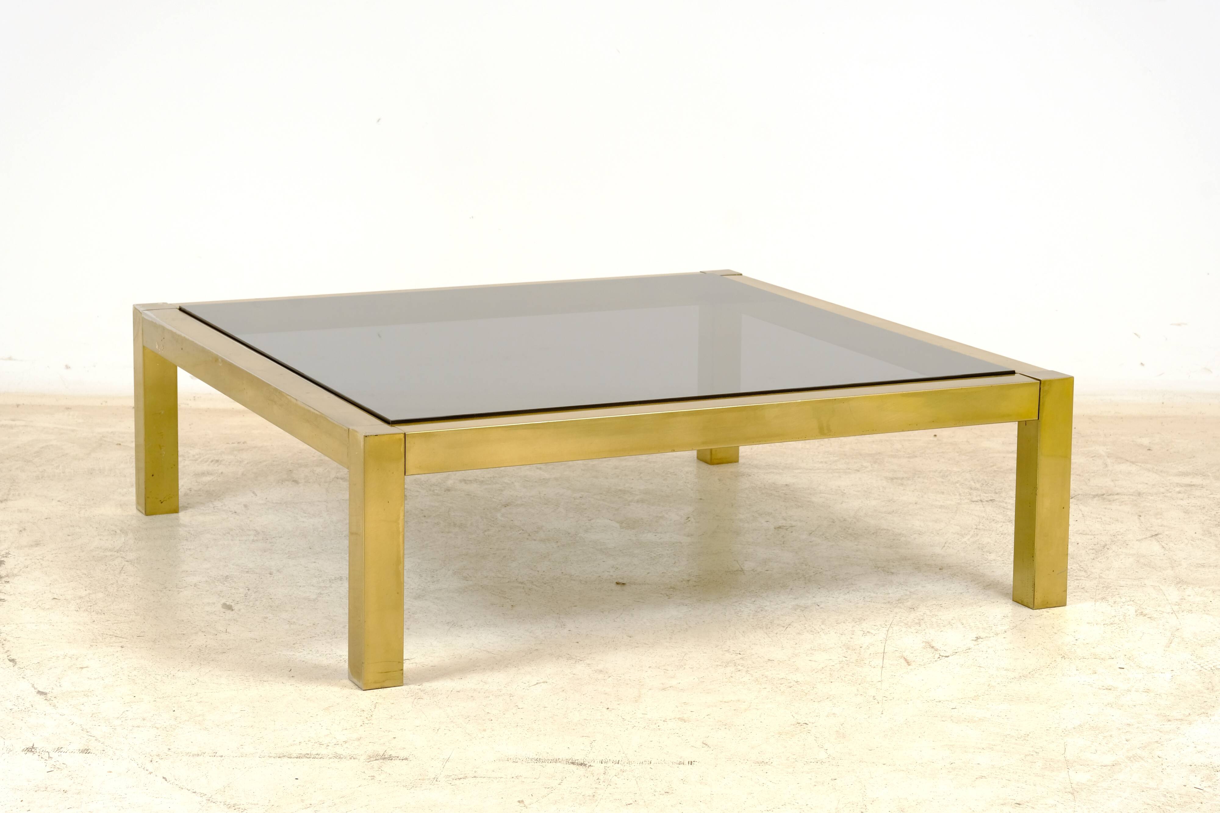 Table basse XXL laiton et verre fumé 1970