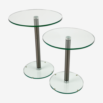 Ensemble de 2 tables d’appoint postmodernes en verre et en acier, années 1990