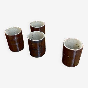 4 stoneware cups