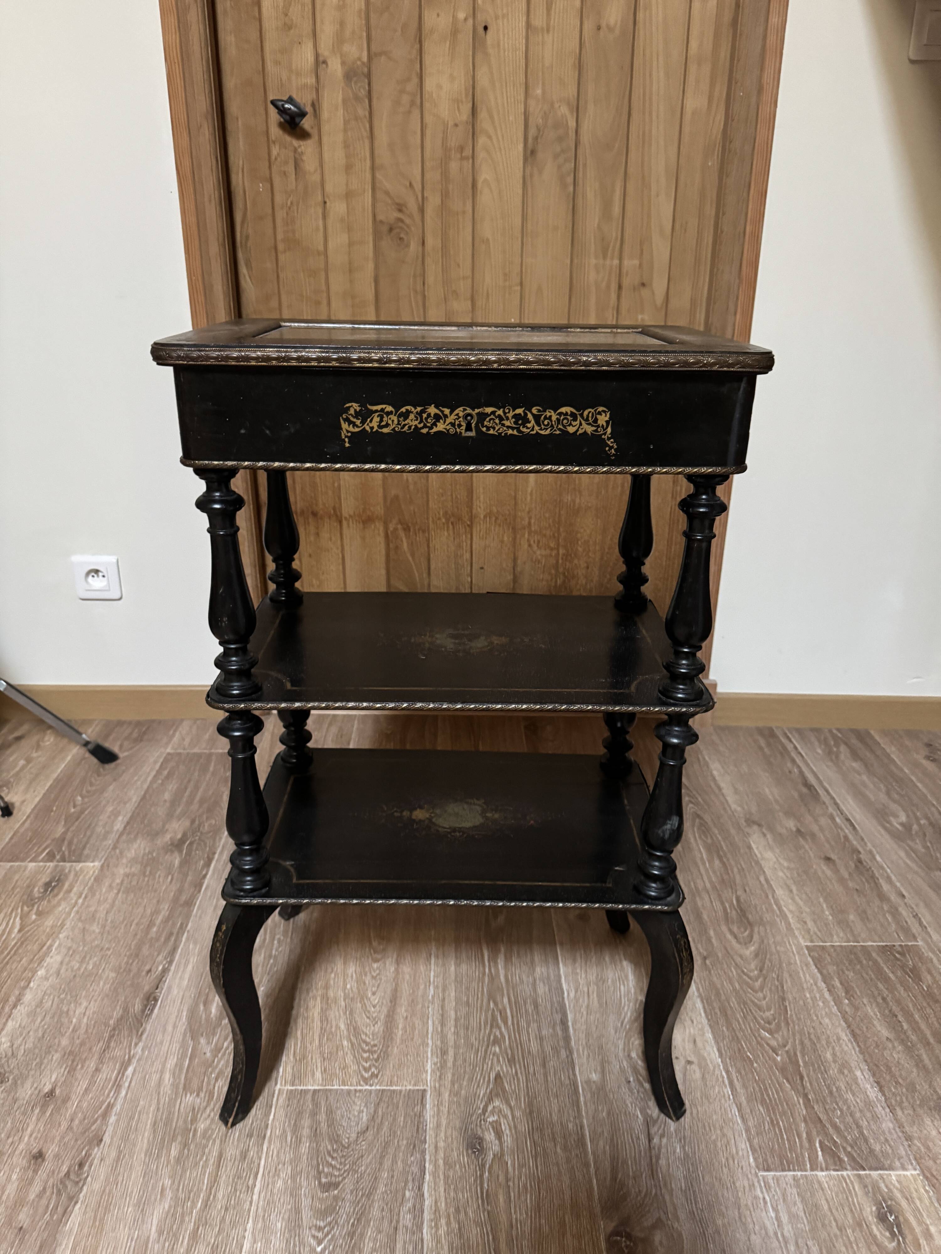 Table vitrine époque Napoléon III