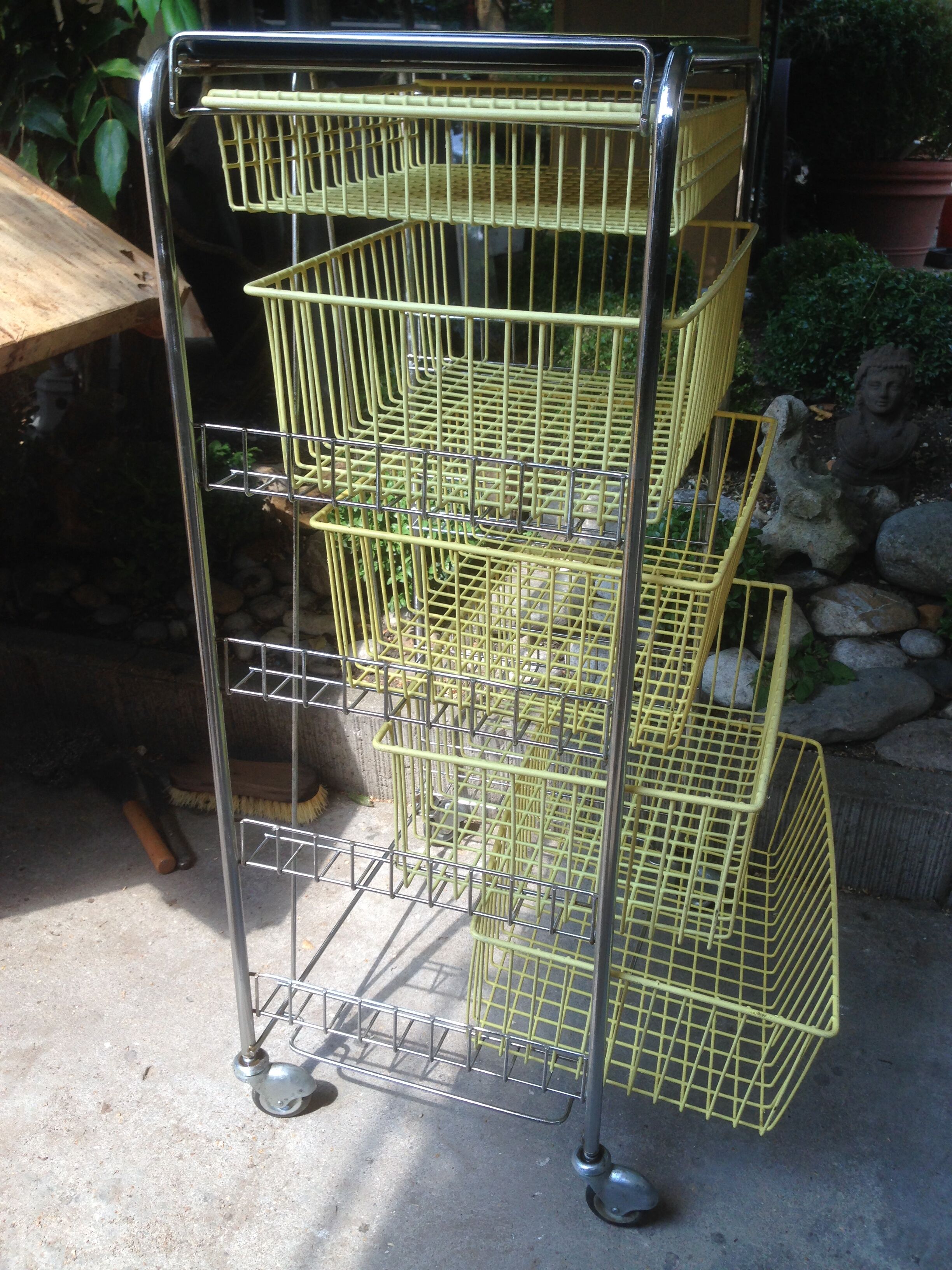 Yellow formica dessert