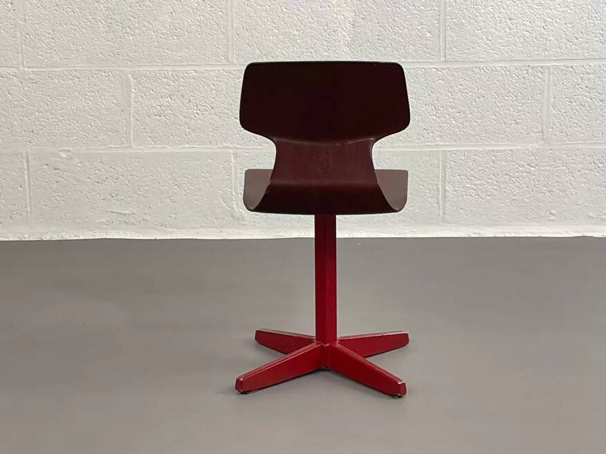 Galvanitas school chair