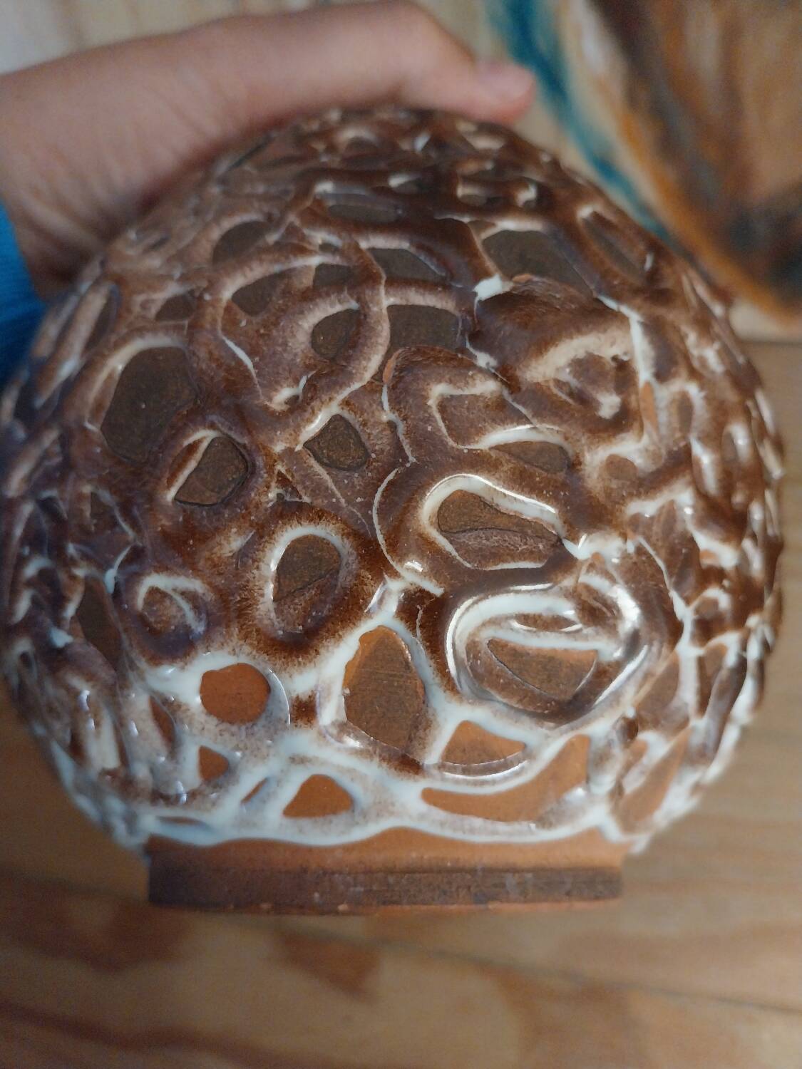 Ovoid vase with a narrow, crimped neck La Charentaise