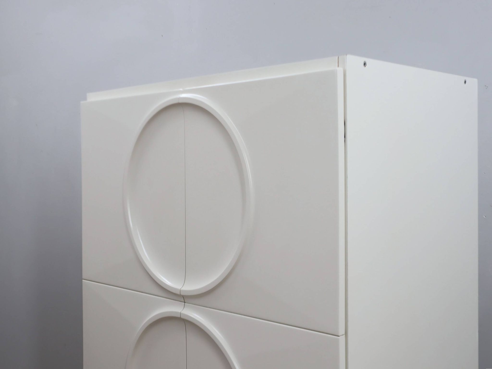 Italian Space Age Wardrobe white lacquered F.lli Proserpio 1960s