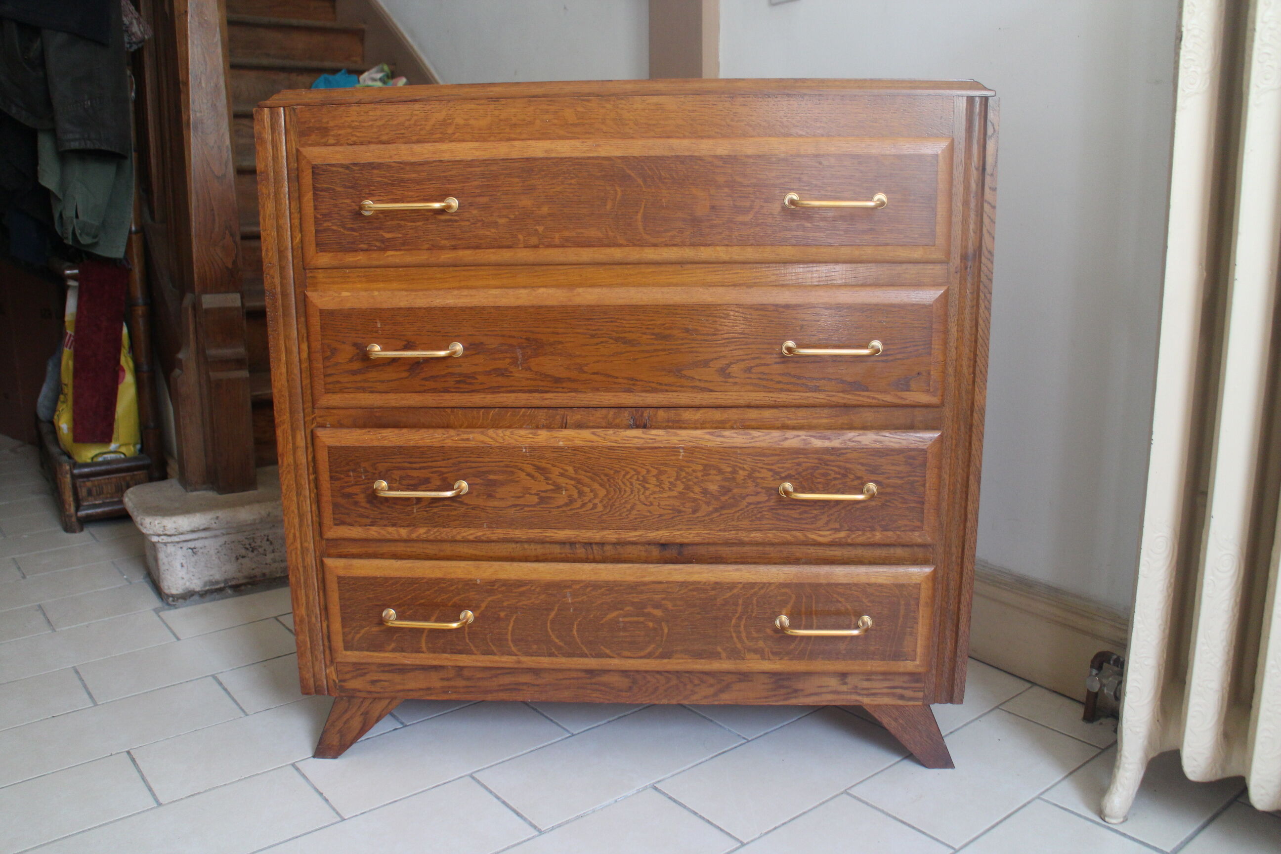 Chest of drawer compass feet