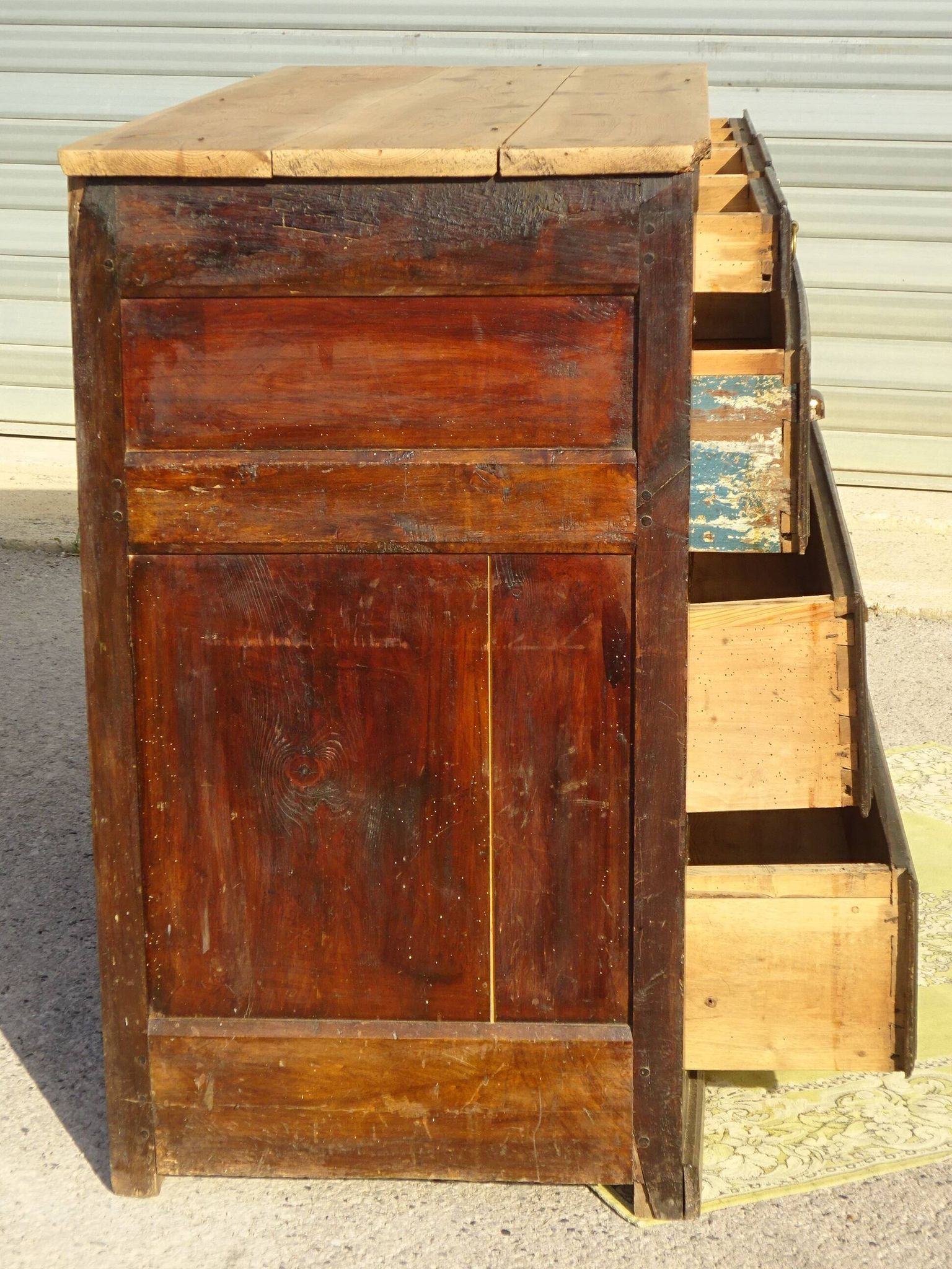 Large and old piece of trade furniture, trouser press.