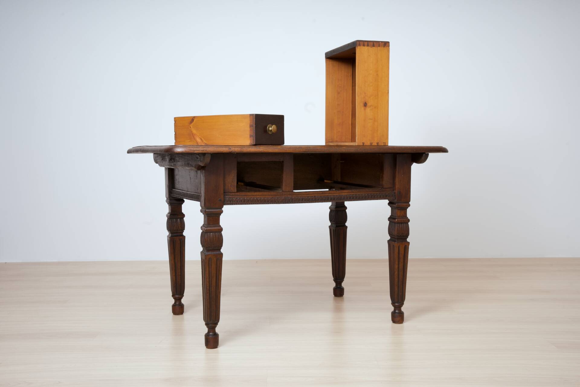 Table d'écriture en chêne néo-renaissance allemande, vers 1890