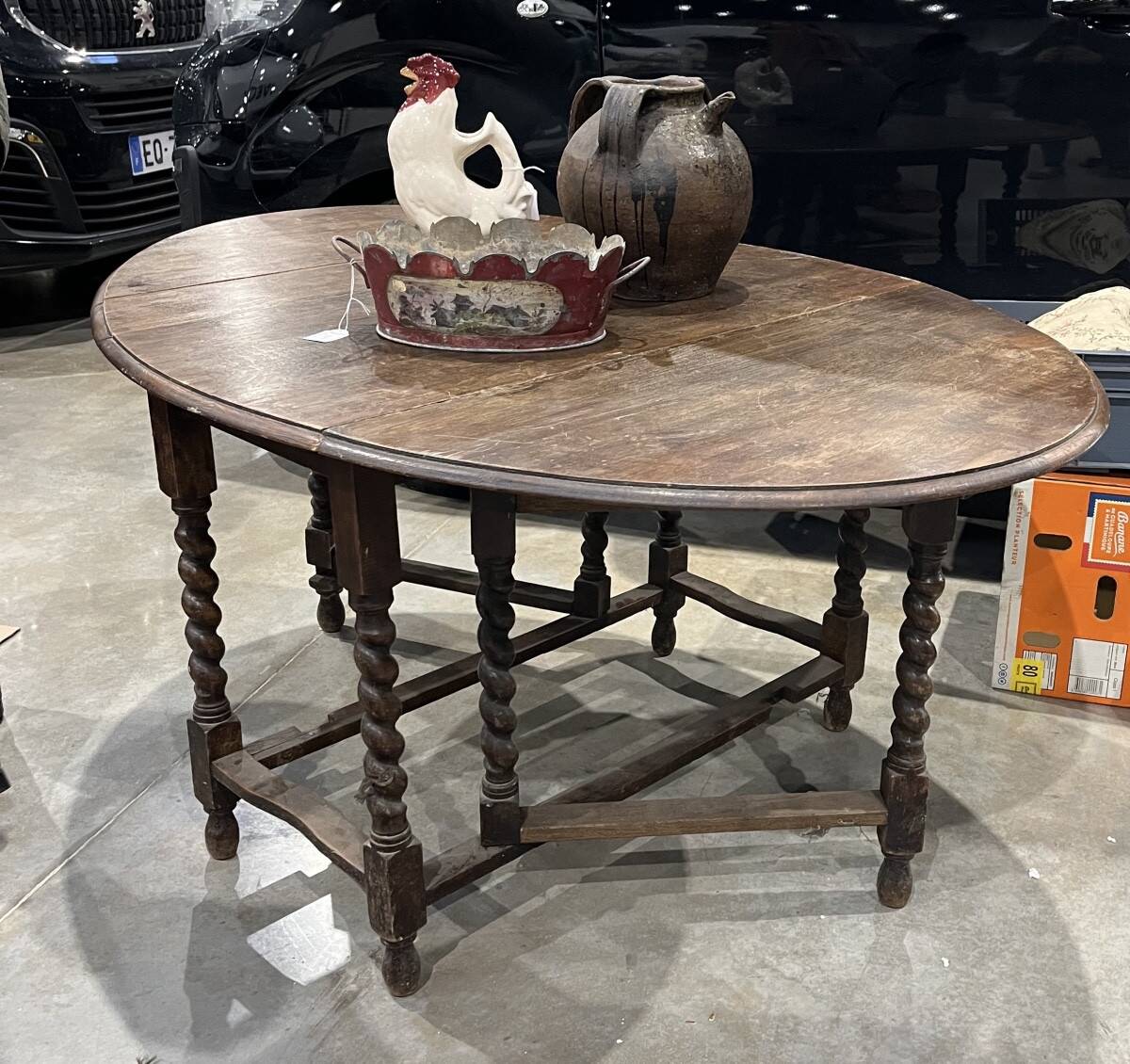 Gateleg table