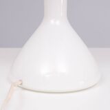 Lampe de table Kastrup Holmegaard en verre opalin Danemark années 1960