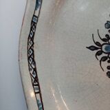 Plat en céramique du centre. XIX ièm siècle.