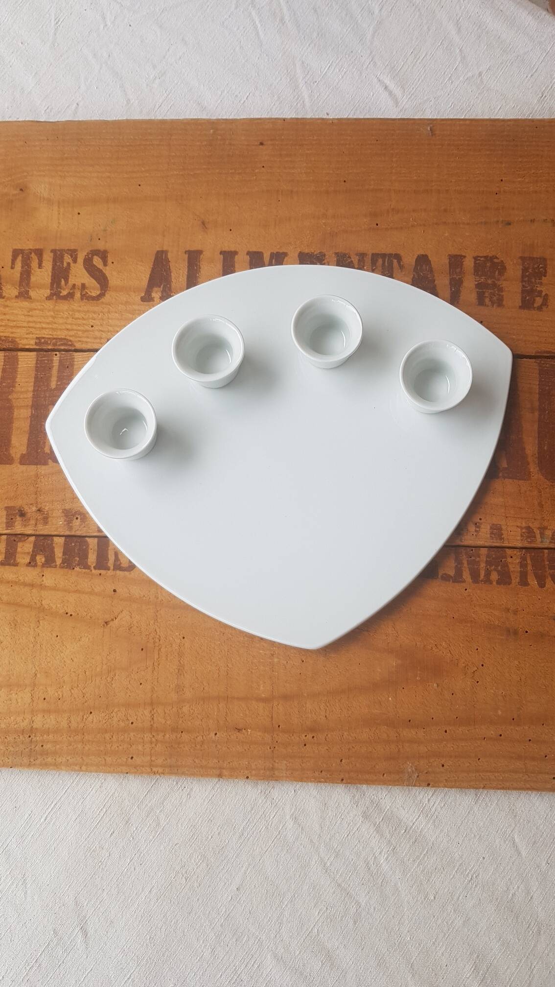 Designer painter's palette candle holder