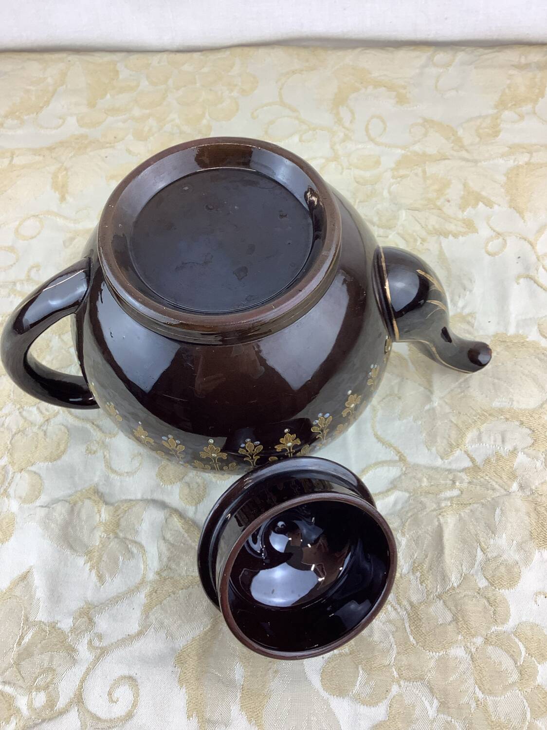 Old teapot Sarreguemines France